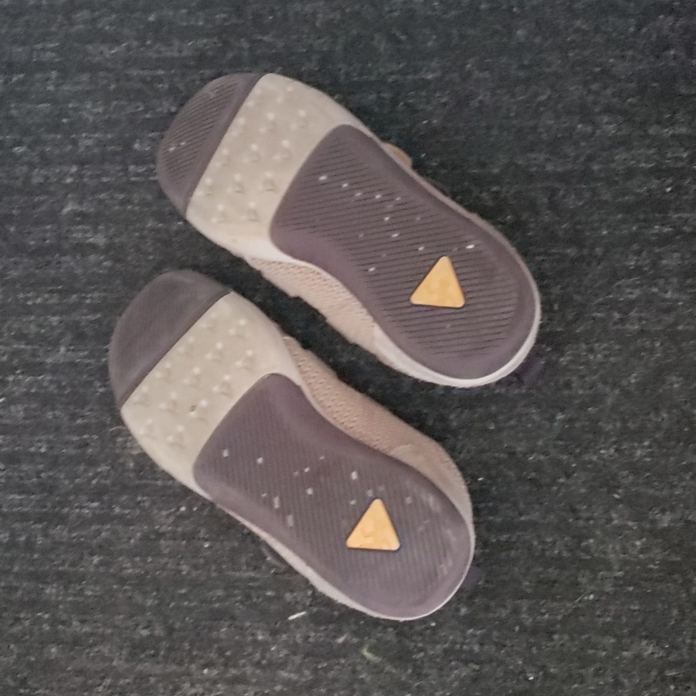 Plae Sneaker - Picture 2 of 4